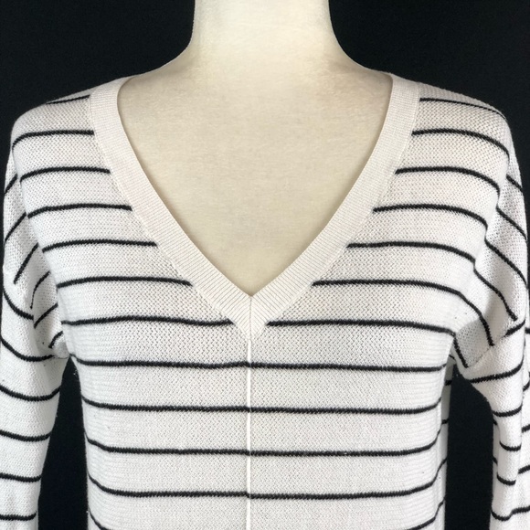 Gap Thermal Striped V Neck Top - Picture 2 of 8